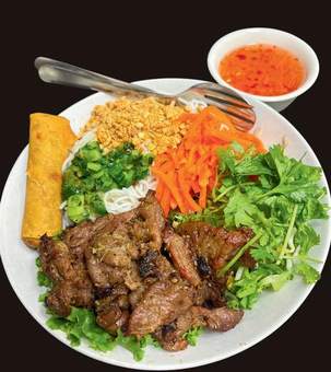Vermicelli with Grilled Pork & Egg Roll